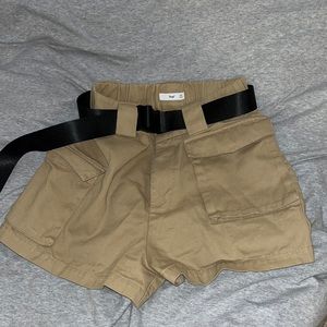 Aritzia cargo shorts